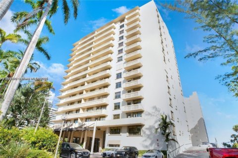Condo à Bal Harbour, Floride, 1 chambre  № 2038047