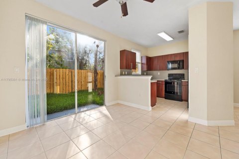 Купить таунхаус в Хомстед, Флорида 4 спальни, 182.55м2, № 1960636 - фото 9