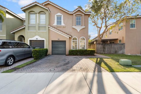 Купить таунхаус в Хомстед, Флорида 4 спальни, 182.55м2, № 1960636 - фото 1