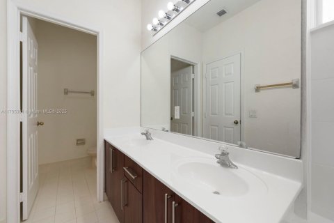 Купить таунхаус в Хомстед, Флорида 4 спальни, 182.55м2, № 1960636 - фото 30