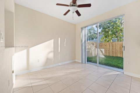 Купить таунхаус в Хомстед, Флорида 4 спальни, 182.55м2, № 1960636 - фото 8