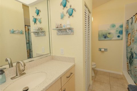 House in Seminole, Florida 5 bedrooms, 353.96 sq.m. № 1430620 - photo 18