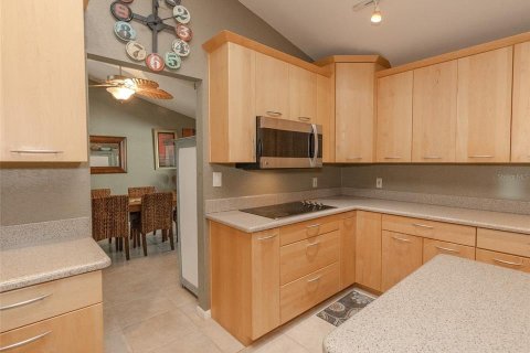House in Seminole, Florida 5 bedrooms, 353.96 sq.m. № 1430620 - photo 4