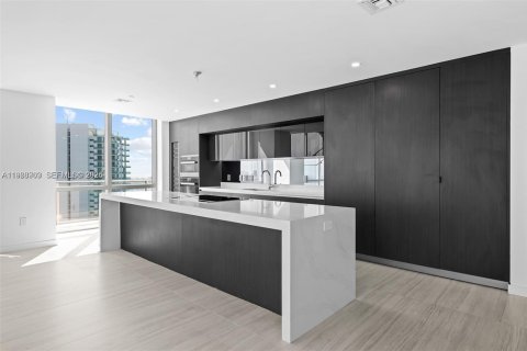 Condominio en venta en Miami, Florida, 4 dormitorios, 354.33 m2 № 2031860 - foto 3