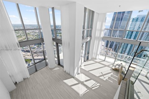 Condominio en venta en Miami, Florida, 4 dormitorios, 354.33 m2 № 2031860 - foto 6
