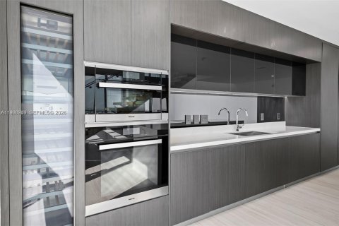 Condominio en venta en Miami, Florida, 4 dormitorios, 354.33 m2 № 2031860 - foto 5