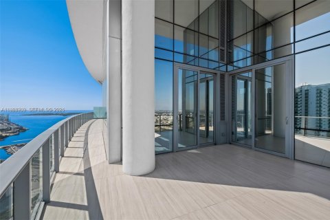 Condominio en venta en Miami, Florida, 4 dormitorios, 354.33 m2 № 2031860 - foto 9