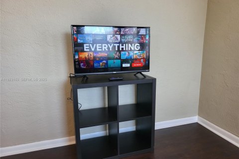 Immobilier commercial à vendre à Hollywood, Floride: 91.6 m2 № 1976834 - photo 27