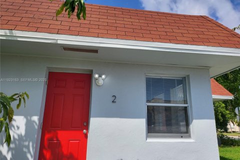 Immobilier commercial à vendre à Hollywood, Floride: 91.6 m2 № 1976834 - photo 23