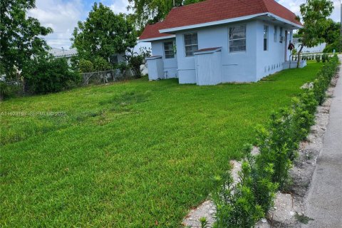 Immobilier commercial à vendre à Hollywood, Floride: 91.6 m2 № 1976834 - photo 6