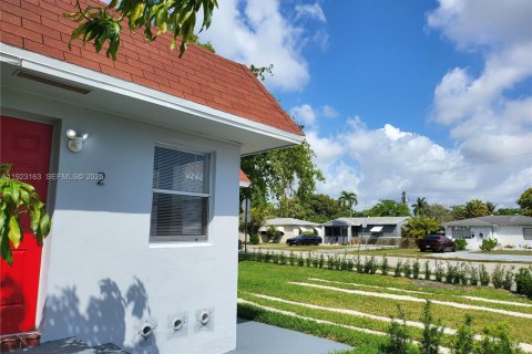 Immobilier commercial à vendre à Hollywood, Floride: 91.6 m2 № 1976834 - photo 24