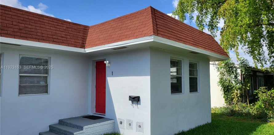 Immobilier commercial à Hollywood, Floride 91.6 m2 № 1976834