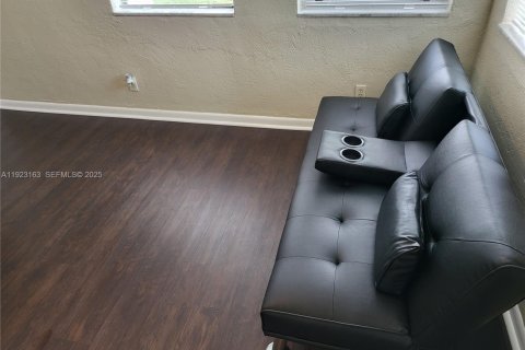 Immobilier commercial à vendre à Hollywood, Floride: 91.6 m2 № 1976834 - photo 29