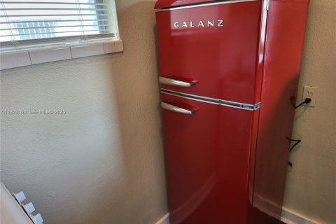 Immobilier commercial à vendre à Hollywood, Floride: 91.6 m2 № 1976834 - photo 14