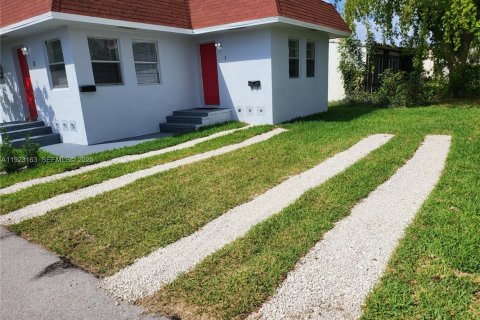 Immobilier commercial à vendre à Hollywood, Floride: 91.6 m2 № 1976834 - photo 2