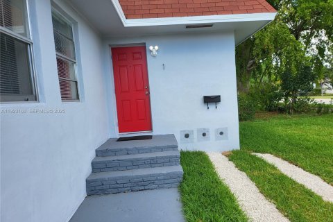 Immobilier commercial à vendre à Hollywood, Floride: 91.6 m2 № 1976834 - photo 7