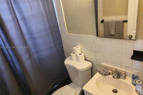 Immobilier commercial à vendre à Hollywood, Floride: 91.6 m2 № 1976834 - photo 21