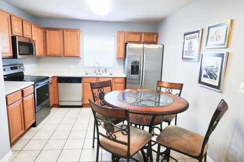 House in Winter Park, Florida 4 bedrooms, 140.65 sq.m. № 1079223 - photo 1