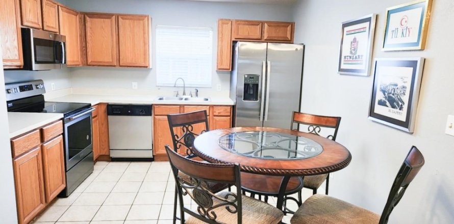House in Winter Park, Florida 4 bedrooms, 140.65 sq.m. № 1079223