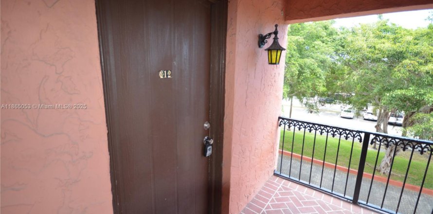 Condo in Fort Lauderdale, Florida, 3 bedrooms № 1897302