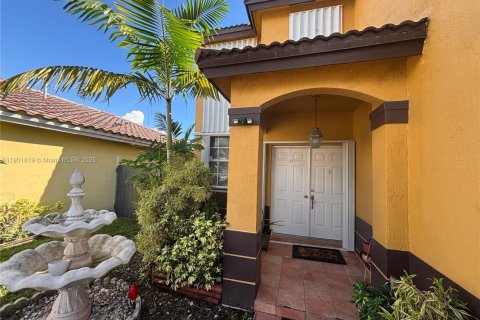 House in Miami, Florida 4 bedrooms, 182.83 sq.m. № 1953199 - photo 4