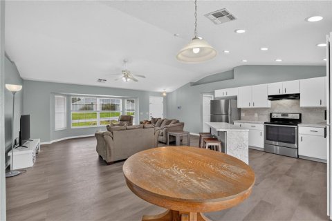 House in Ocala, Florida 3 bedrooms, 126.72 sq.m. № 2208793 - photo 12