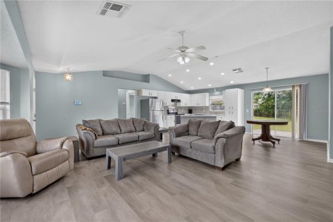 House in Ocala, Florida 3 bedrooms, 126.72 sq.m. № 2208793 - photo 9