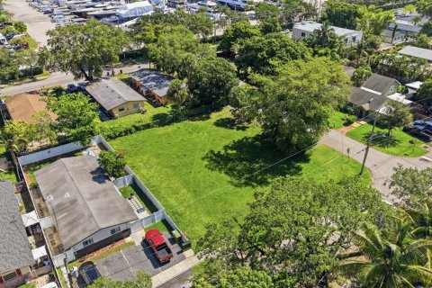 Propiedad comercial en venta en Fort Lauderdale, Florida № 2311858 - foto 3