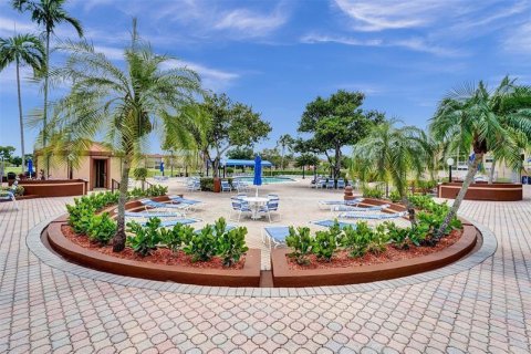 Condo in Sunrise, Florida, 2 bedrooms № 2188340 - photo 19