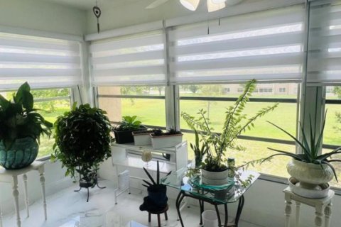 Condo in Sunrise, Florida, 2 bedrooms № 2188340 - photo 12