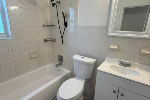 Villa ou maison à louer à Miami, Floride: 2 chambres, 74.32 m2 № 1992903 - photo 8