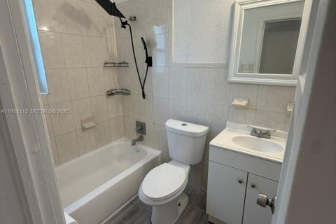 Villa ou maison à louer à Miami, Floride: 2 chambres, 74.32 m2 № 1992903 - photo 9