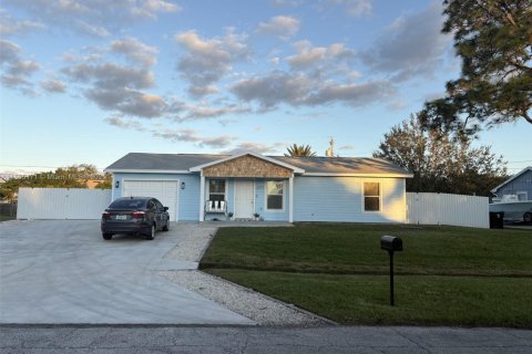 Casa en venta en Port St. Lucie, Florida, 2 dormitorios, 91.79 m2 № 1877959 - foto 1