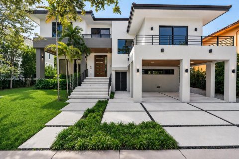 Casa en Key Biscayne, Florida 5 dormitorios, 371.89 m2 № 2066573
