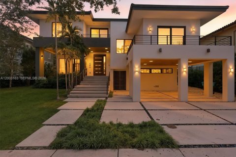 Villa ou maison à vendre à Key Biscayne, Floride: 5 chambres, 371.89 m2 № 2066573 - photo 2