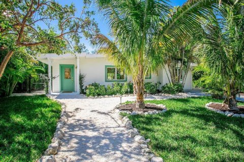 Casa en alquiler en Longboat Key, Florida, 3 dormitorios, 135.08 m2 № 1849700 - foto 1