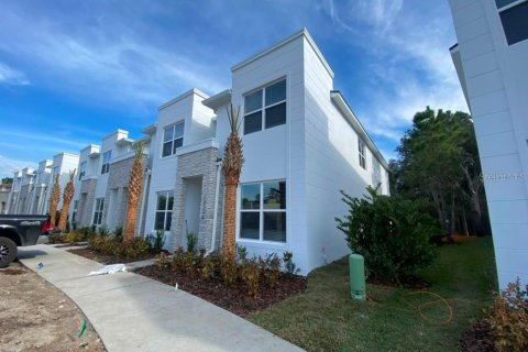 Touwnhouse à Clermont, Floride 4 chambres, 175.4 m2 № 2219428