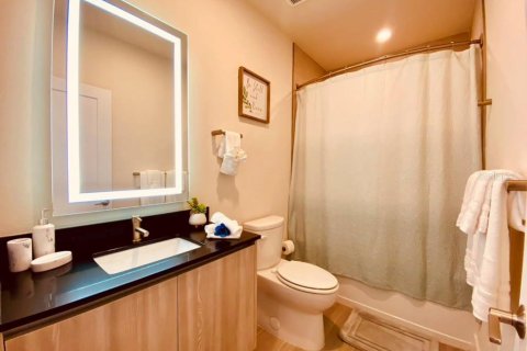 Townhouse in Clermont, Florida 4 bedrooms, 175.4 sq.m. № 2219428 - photo 13