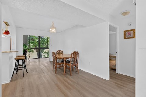 Condo in Lakeland, Florida, 2 bedrooms  № 2237180 - photo 11
