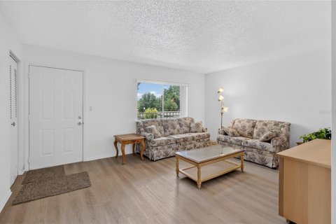 Condo in Lakeland, Florida, 2 bedrooms  № 2237180 - photo 8