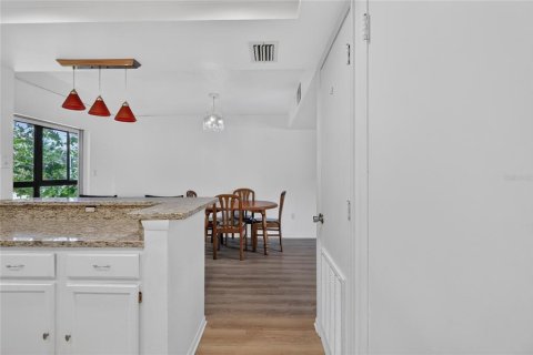 Condo in Lakeland, Florida, 2 bedrooms  № 2237180 - photo 24