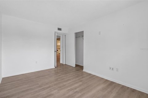 Condo in Lakeland, Florida, 2 bedrooms  № 2237180 - photo 28