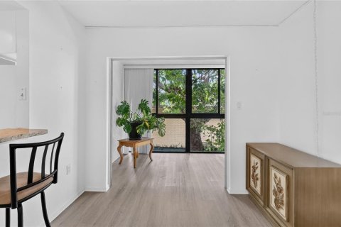 Condo in Lakeland, Florida, 2 bedrooms  № 2237180 - photo 25