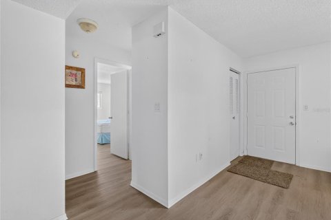Condo in Lakeland, Florida, 2 bedrooms  № 2237180 - photo 23