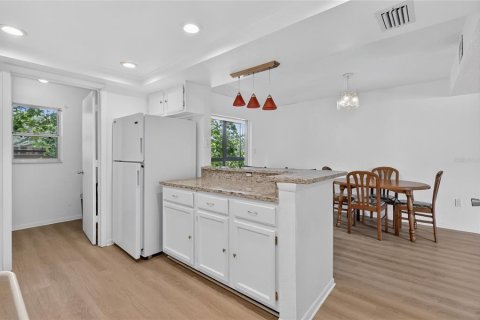 Condo in Lakeland, Florida, 2 bedrooms  № 2237180 - photo 17