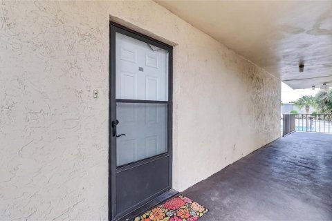 Condo in Lakeland, Florida, 2 bedrooms  № 2237180 - photo 5