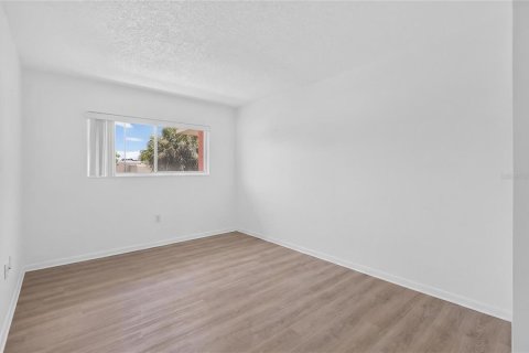 Condo in Lakeland, Florida, 2 bedrooms  № 2237180 - photo 30