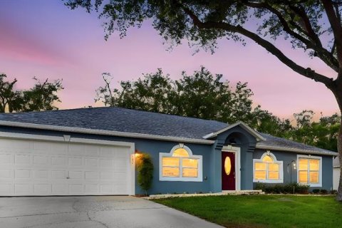House in DeLand, Florida 4 bedrooms, 207.73 sq.m. № 2094251