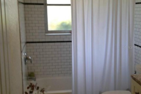 House in Port Charlotte, Florida 2 bedrooms, 115.85 sq.m. № 1575018 - photo 4