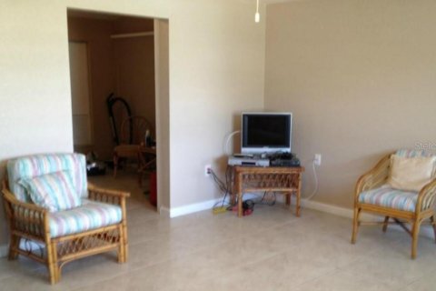 House in Port Charlotte, Florida 2 bedrooms, 115.85 sq.m. № 1575018 - photo 2
